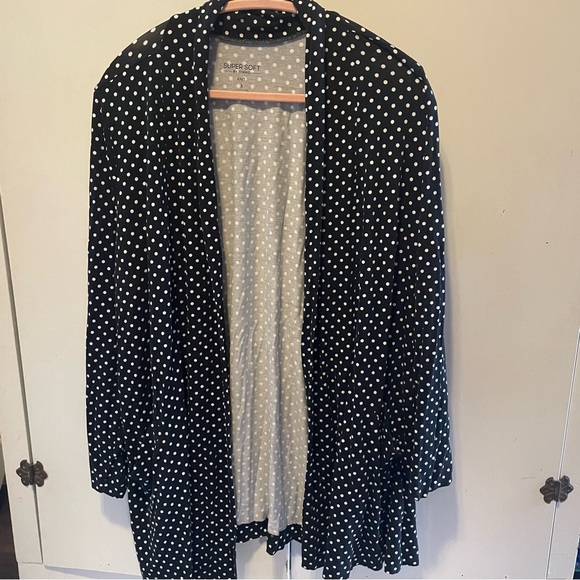 torrid Sweaters - Torrid Polka Dot Knit Cardigan Size 3 EUC